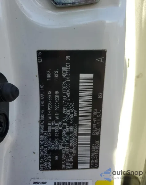 2015 Toyota Sienna Xle z USA, uszkodzony, nr VIN 5TDYK3DC6FS689552